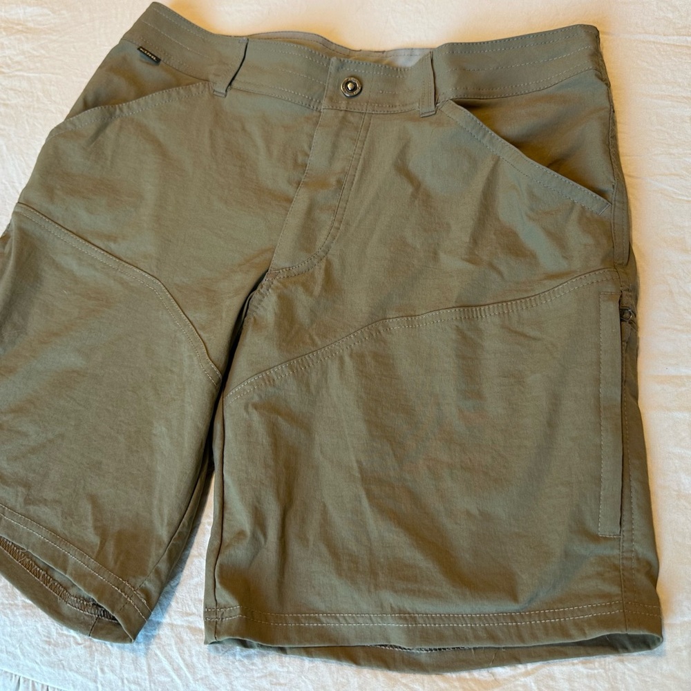 Kuhl NWT Men Size 34 Green Renegade 9 Inch Short Performance Outdoor Camp Hike